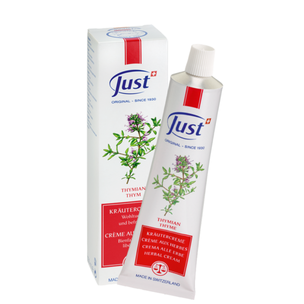 Just tymiánový krém 30 ml je oblíbený bylinný krém se svěží, intenzivní vůní tymiánu, který je vhodný pro každodenní péči o pokožku a příjemné uvolnění zejména v chladném období. Díky jemné krémové konzistenci se snadno roztírá, rychle vstřebává a zanechává pokožku hebkou a provoněnou. Praktické balení 30 ml je ideální do kabelky, na cesty i pro rychlé použití kdykoliv během dne. Krém je vhodný k masáži hrudníku, zad i šíje, kdy navozuje pocit komfortu, svěžesti a uvolnění. Je oblíbený zejména v období zimy a při nepříznivém počasí. Švýcarská kvalita Just zaručuje pečlivě vybrané ingredience a příjemný pečující zážitek pro celou rodinu. Hlavní výhody: bylinný krém s obsahem tymiánu vhodný pro péči o pokožku a masáž příjemná aromatická vůně praktické balení 30 ml na doma i na cesty švýcarská kvalita Just